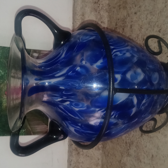 Gorgeous Vase! - Picture 6 of 6